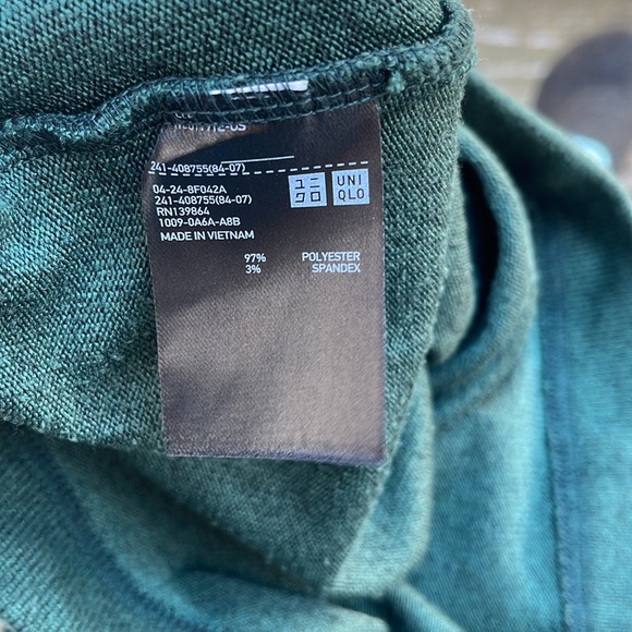 Uniqlo Mockneck Sweater - Picture 8 of 8